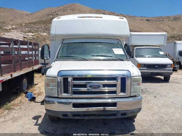 45279724 :رقم المزاد ، 1FDFE4FS4BDB04736 vin ، 2011 Ford E-450 Cutaway مزاد بيع