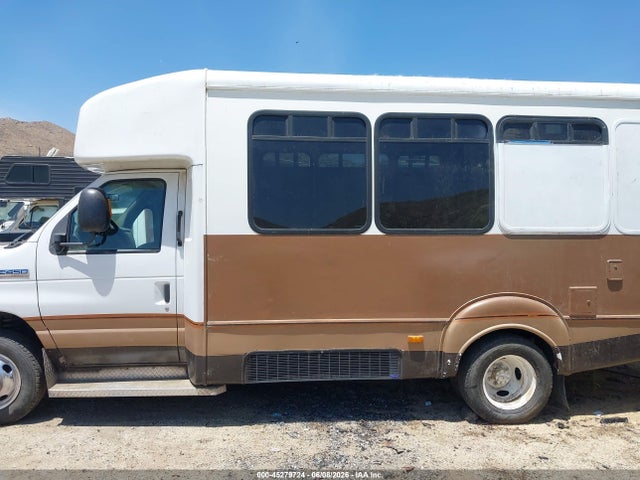 45279724 :رقم المزاد ، 1FDFE4FS4BDB04736 vin ، 2011 Ford E-450 Cutaway مزاد بيع