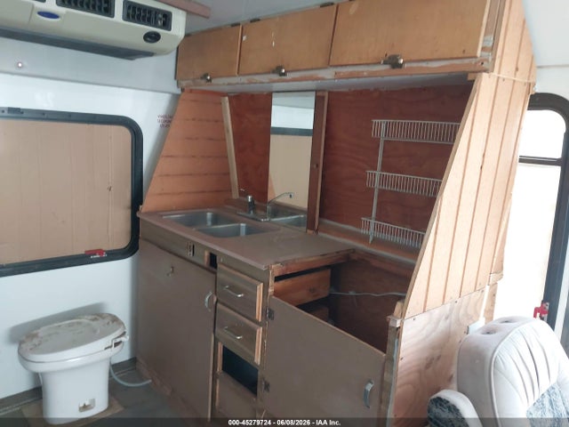 45279724 :رقم المزاد ، 1FDFE4FS4BDB04736 vin ، 2011 Ford E-450 Cutaway مزاد بيع