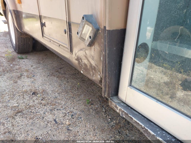45279724 :رقم المزاد ، 1FDFE4FS4BDB04736 vin ، 2011 Ford E-450 Cutaway مزاد بيع