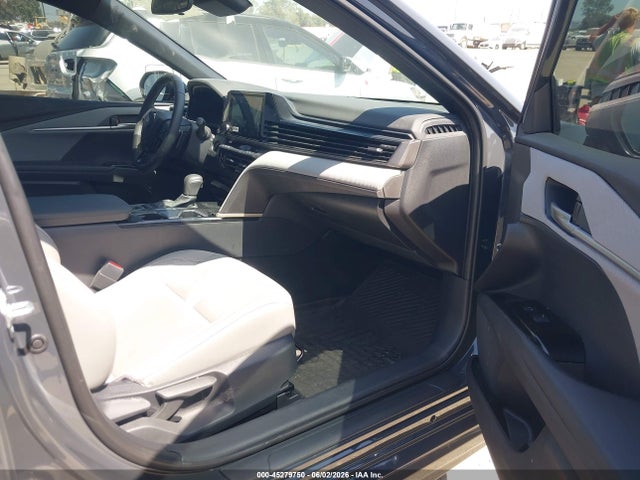 4T1DBADKXTU046750 Toyota CAMRY SE