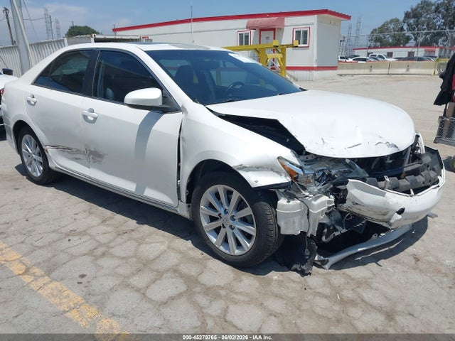 45279765 :رقم المزاد ، 4T1BF1FK1EU462908 vin ، 2014 Toyota Camry Xle مزاد بيع