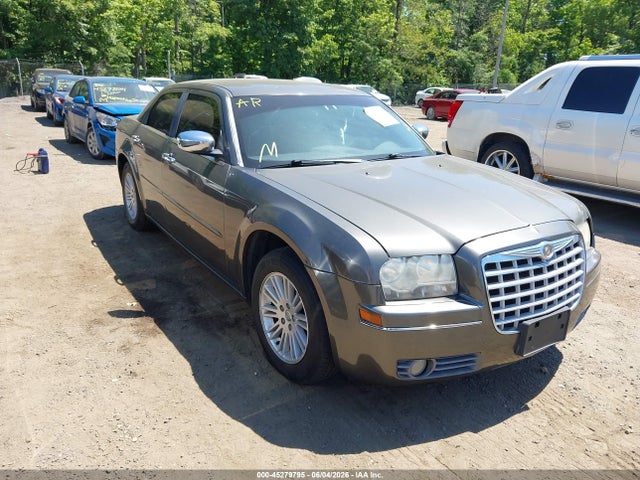 45279795 :رقم المزاد ، 2C3CA4CD0AH216321 vin ، 2010 Chrysler 300 Touring مزاد بيع