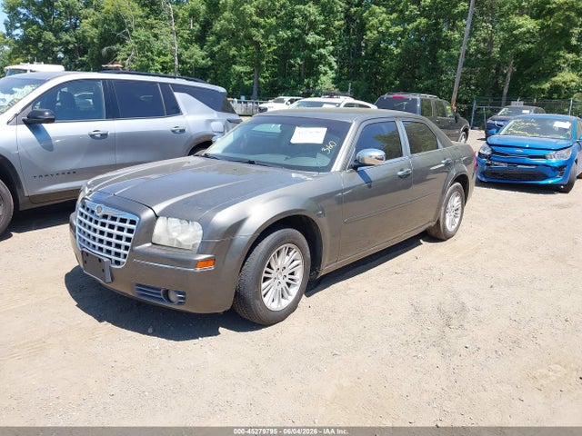 45279795 :رقم المزاد ، 2C3CA4CD0AH216321 vin ، 2010 Chrysler 300 Touring مزاد بيع