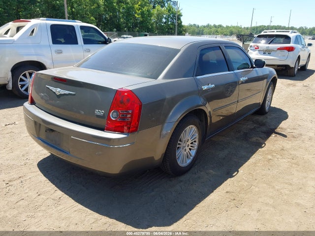 45279795 :رقم المزاد ، 2C3CA4CD0AH216321 vin ، 2010 Chrysler 300 Touring مزاد بيع