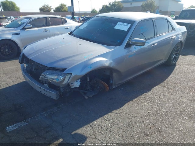 45279861 :رقم المزاد ، 2C3CCABG0JH213987 vin ، 2018 Chrysler 300 300s مزاد بيع