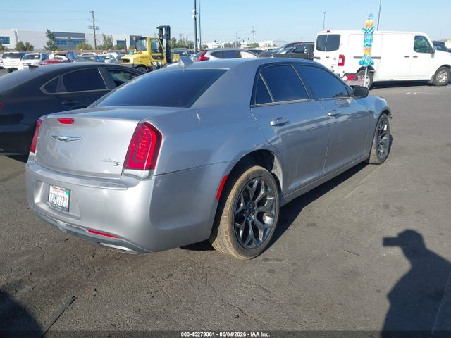 45279861 :رقم المزاد ، 2C3CCABG0JH213987 vin ، 2018 Chrysler 300 300s مزاد بيع