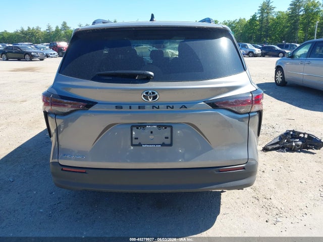 Toyota SIENNA LE 2026 5TDKSKFC3TS247143 Image 17