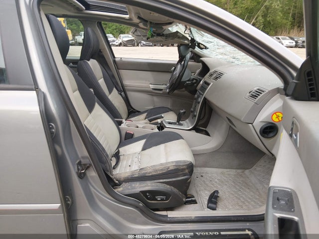 2005 Volvo V50 T5/t5 Awd მანქანა იყიდება აუქციონზე, vin: YV1MJ682752067160, აუქციონის ნომერი: 45279934