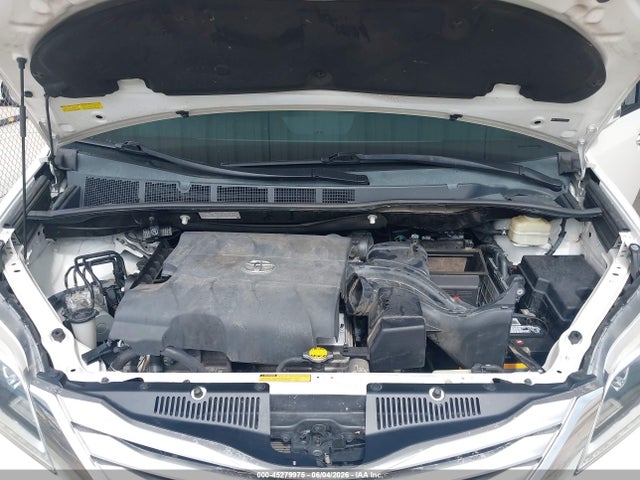 5TDYK3DC7FS678415 Toyota Sienna Limited 7 Passenger