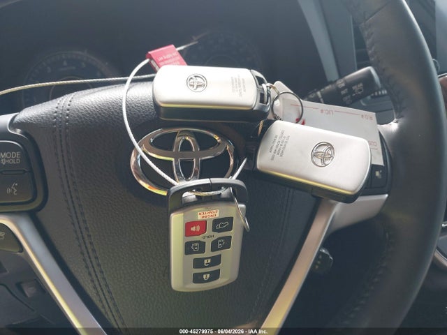 5TDYK3DC7FS678415 Toyota Sienna Limited 7 Passenger