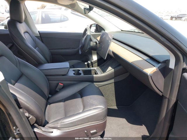 Продаж на аукціоні авто 2022 Tesla Model Y Long Range Dual Motor All-wheel Drive, vin: 7SAYGDEE0NF411985, номер лоту: 45279993