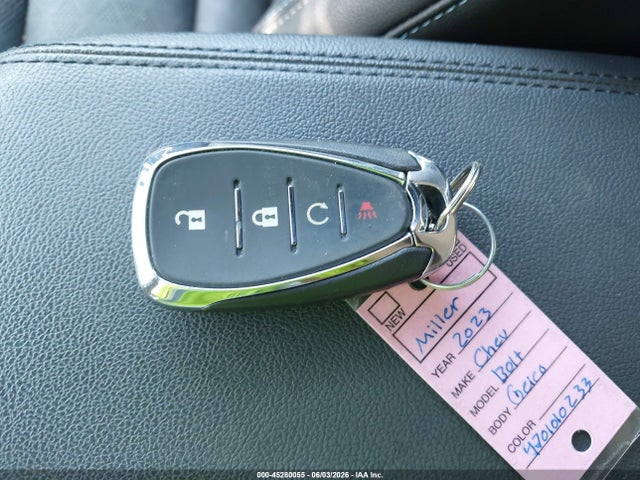 45280055 :رقم المزاد ، 1G1FX6S06P4115204 vin ، 2023 Chevrolet Bolt Ev Fwd 2lt مزاد بيع