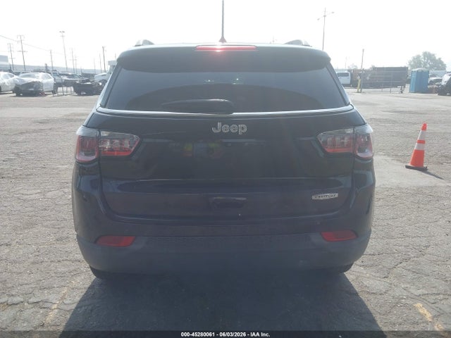 3C4NJCBB0JT165540 Jeep Compass Latitude Fwd