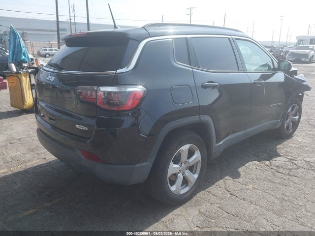 3C4NJCBB0JT165540 Jeep Compass Latitude Fwd
