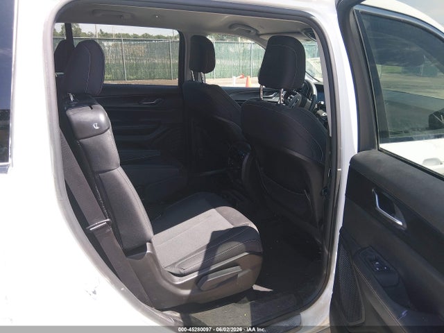 1C4RJKAG4P8815180 Jeep Grand Cherokee L Laredo 4x4