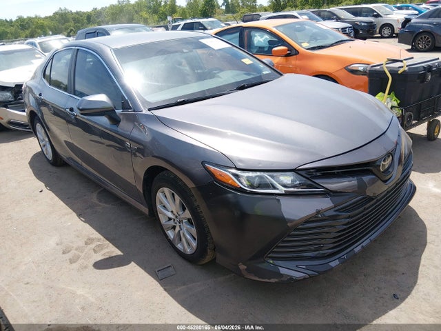 2018 Toyota Camry Le მანქანა იყიდება აუქციონზე, vin: 4T1B11HK7JU644263, აუქციონის ნომერი: 45280165