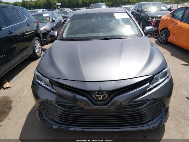 2018 Toyota Camry Le მანქანა იყიდება აუქციონზე, vin: 4T1B11HK7JU644263, აუქციონის ნომერი: 45280165