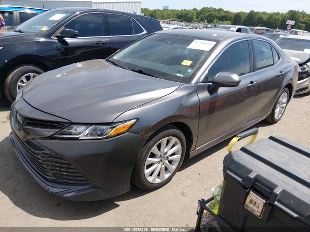 2018 Toyota Camry Le მანქანა იყიდება აუქციონზე, vin: 4T1B11HK7JU644263, აუქციონის ნომერი: 45280165