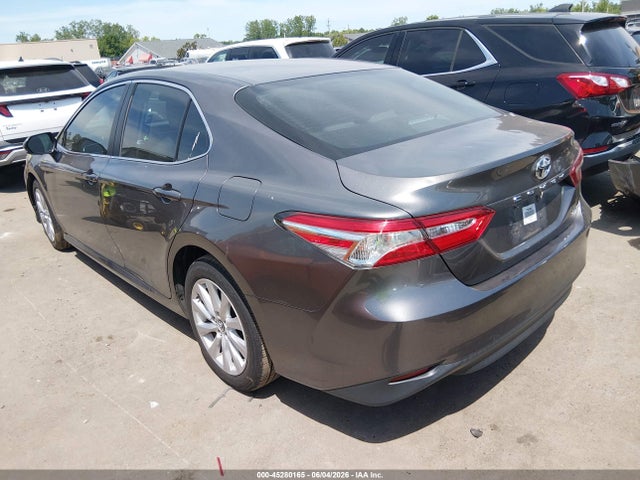 2018 Toyota Camry Le მანქანა იყიდება აუქციონზე, vin: 4T1B11HK7JU644263, აუქციონის ნომერი: 45280165