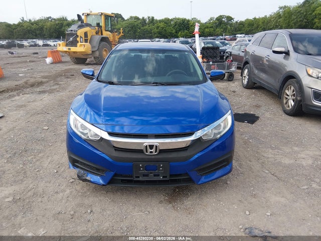 Продаж на аукціоні авто 2018 Honda Civic Lx, vin: 19XFC2F58JE035037, номер лоту: 45280230