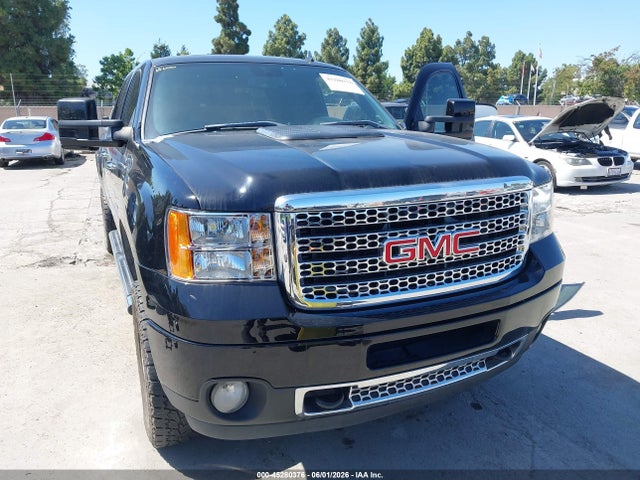 45280376 :رقم المزاد ، 1GT125E81DF227338 vin ، 2013 Gmc Sierra 2500hd Denali مزاد بيع