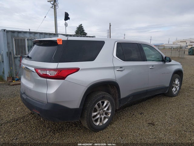 Chevrolet Traverse Ls 2018 1GNEVFKWXJJ137395 Image 4