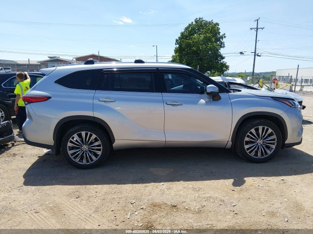 Toyota Highlander Platinum 2020 5TDFZRBH5LS000133 Image 13