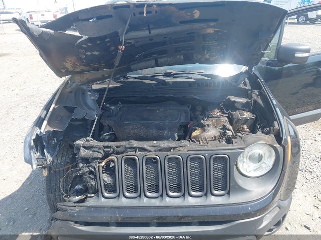 45280602 :رقم المزاد ، ZACCJBCB5JPH46233 vin ، 2018 Jeep Renegade Trailhawk 4x4 مزاد بيع