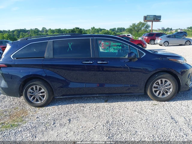 Toyota SIENNA XLE 2022 5TDYSKFC9NS049549 Image 13