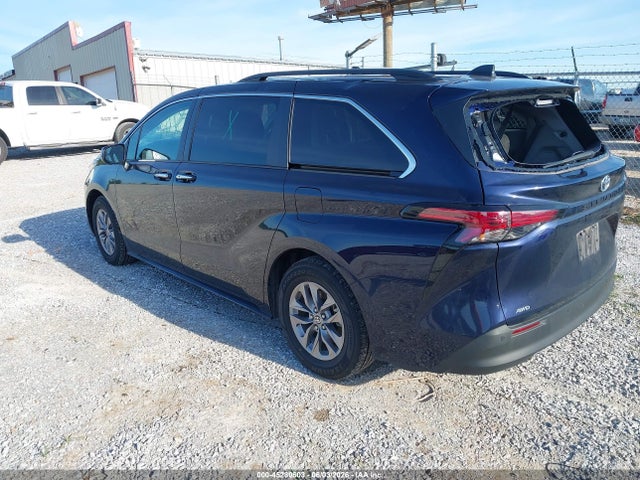 Toyota SIENNA XLE 2022 5TDYSKFC9NS049549 Image 3