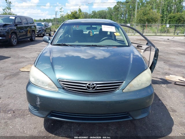 45280607 :رقم المزاد ، 4T1BE32KX5U077559 vin ، 2005 Toyota Camry Le مزاد بيع