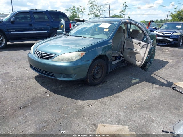 45280607 :رقم المزاد ، 4T1BE32KX5U077559 vin ، 2005 Toyota Camry Le مزاد بيع