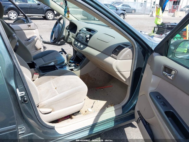 45280607 :رقم المزاد ، 4T1BE32KX5U077559 vin ، 2005 Toyota Camry Le مزاد بيع
