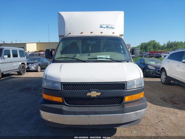 45280636 :رقم المزاد ، 1GB0GRFPXM1265081 vin ، 2021 Chevrolet Express Cutaway Work Van مزاد بيع