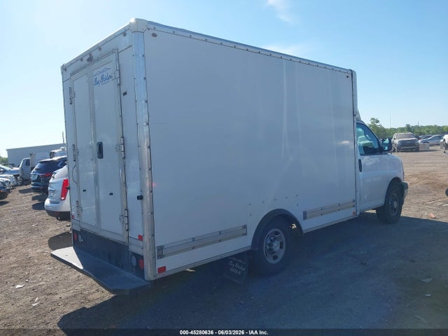 45280636 :رقم المزاد ، 1GB0GRFPXM1265081 vin ، 2021 Chevrolet Express Cutaway Work Van مزاد بيع