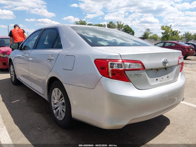 2014 Toyota Camry Le მანქანა იყიდება აუქციონზე, vin: 4T1BF1FK8EU353488, აუქციონის ნომერი: 45280645
