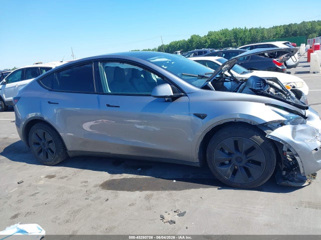 Tesla Model Y Long Range Dual Motor All-wheel Drive 2025 7SAYGDEE9SA344926 Image 12