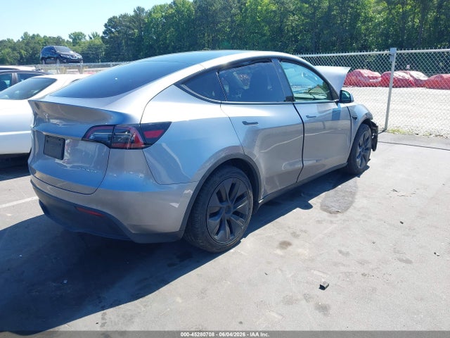 Tesla Model Y Long Range Dual Motor All-wheel Drive 2025 7SAYGDEE9SA344926 Image 4