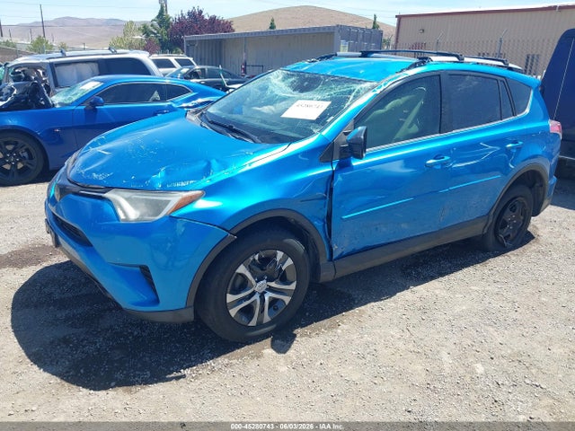 Toyota RAV4 LE 2018 JTMBFREV0JJ733175 Image 2
