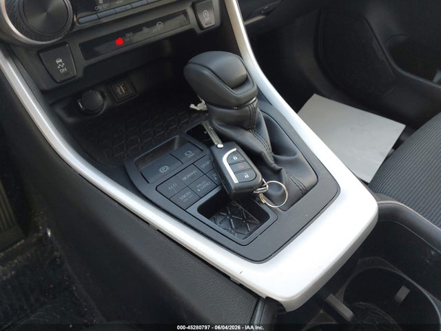 2T3F1RFV2RW443208 Toyota RAV4 LE