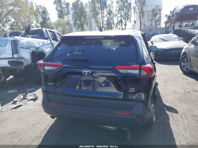 2T3F1RFV2RW443208 Toyota RAV4 LE