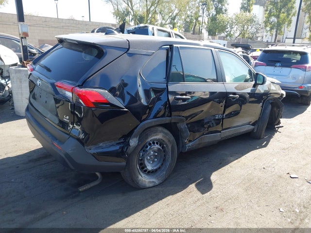 2T3F1RFV2RW443208 Toyota RAV4 LE