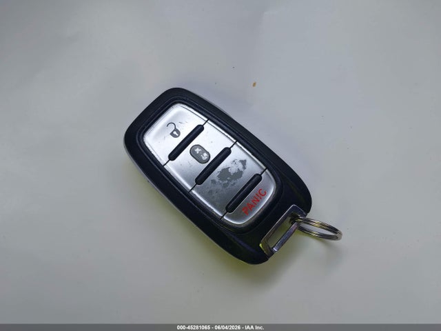 45281065 :رقم المزاد ، 2C4RC1CG7HR512708 vin ، 2017 Chrysler Pacifica Lx مزاد بيع