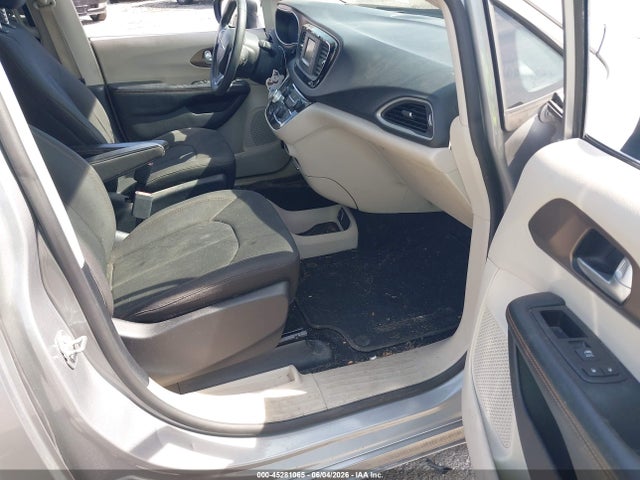 45281065 :رقم المزاد ، 2C4RC1CG7HR512708 vin ، 2017 Chrysler Pacifica Lx مزاد بيع