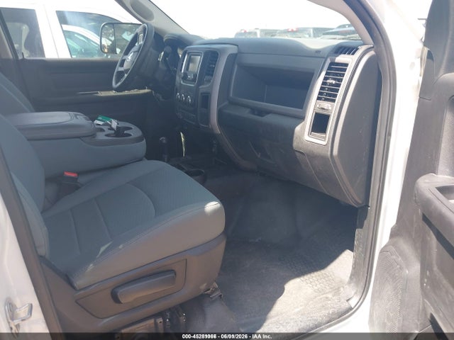 3C63R3GL1HG712777 RAM 3500 Tradesman 4x4 8&#039; Box