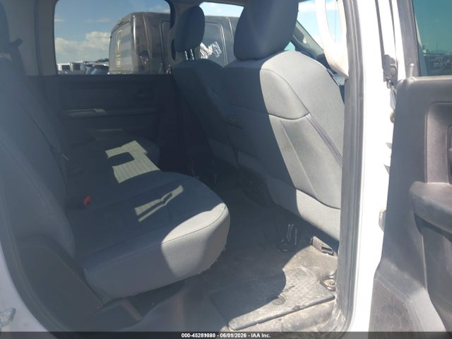 3C63R3GLXHG712776 RAM 3500 Tradesman 4x4 8&#039; Box
