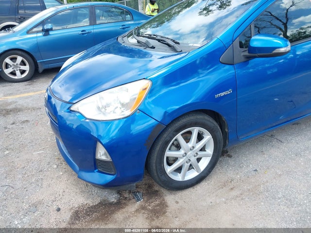 2013 Toyota Prius C Three მანქანა იყიდება აუქციონზე, vin: JTDKDTB34D1055718, აუქციონის ნომერი: 45281108