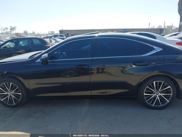 Lexus ES 300H 2022 58ADA1C11NU015975 Image 14