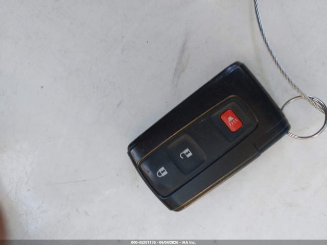 2005 Toyota Prius მანქანა იყიდება აუქციონზე, vin: JTDKB20U053079564, აუქციონის ნომერი: 45281196